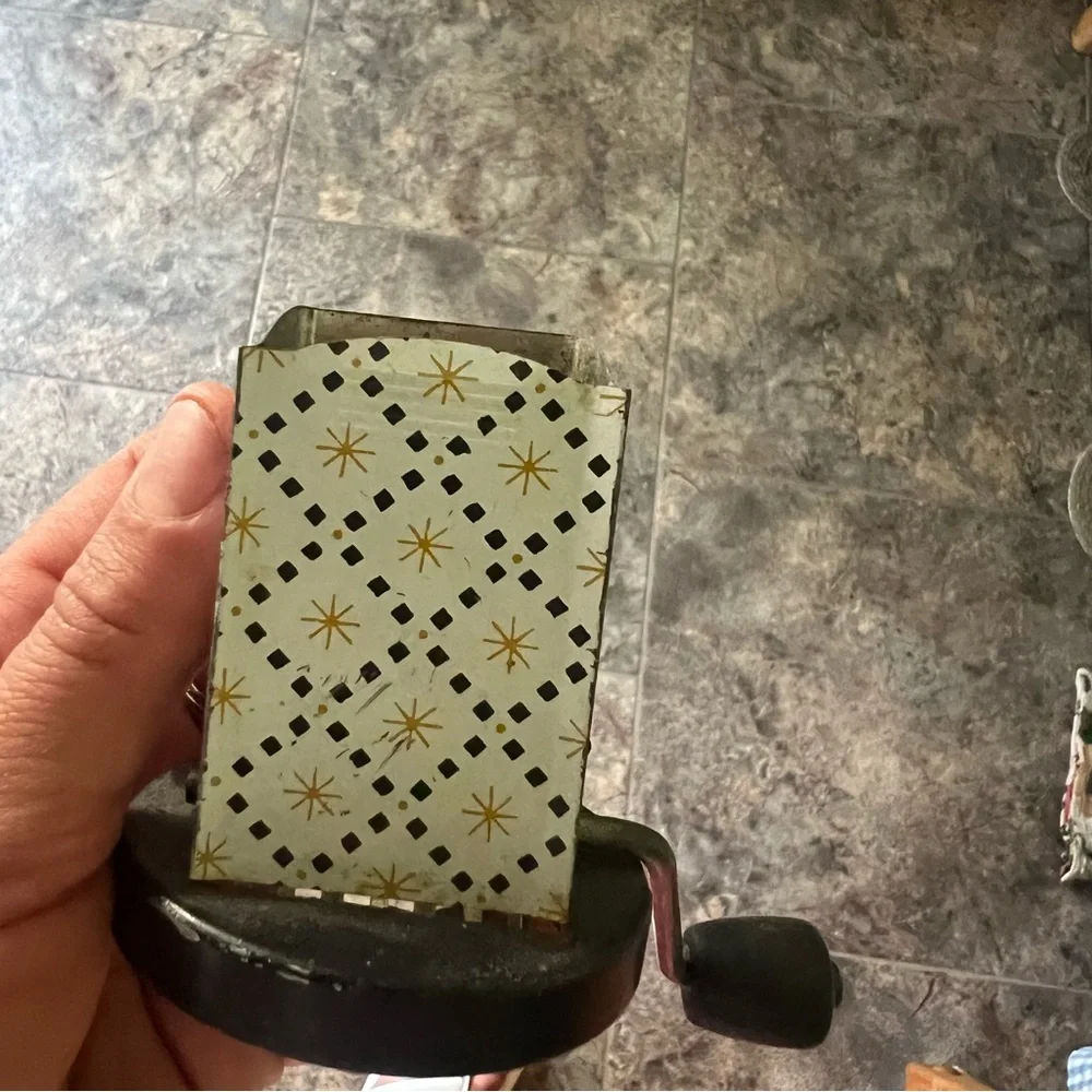 Antique metal nut 🥜 grinder top.